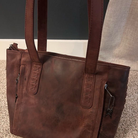 Concealed Carry Reagan Medium Leather Tote by Lady Conceal Dark Mahogany - Picture 10 of 11
